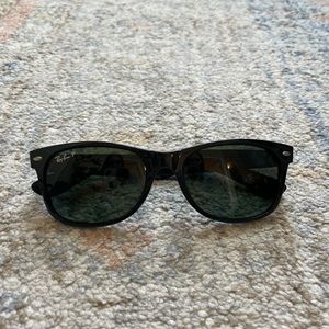 Ray Ban Wayfarer - Polarized with black frame
